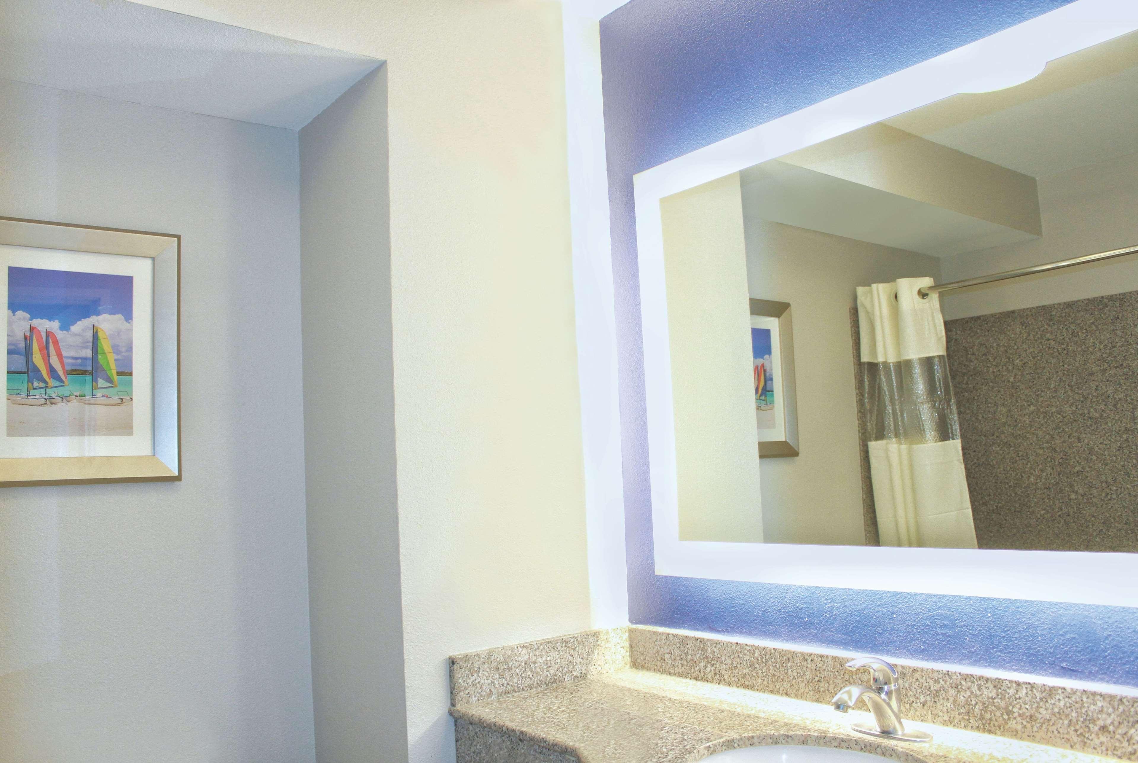 La Quinta By Wyndham Ne Long Beach/Cypress Hawaiian Gardens Εξωτερικό φωτογραφία