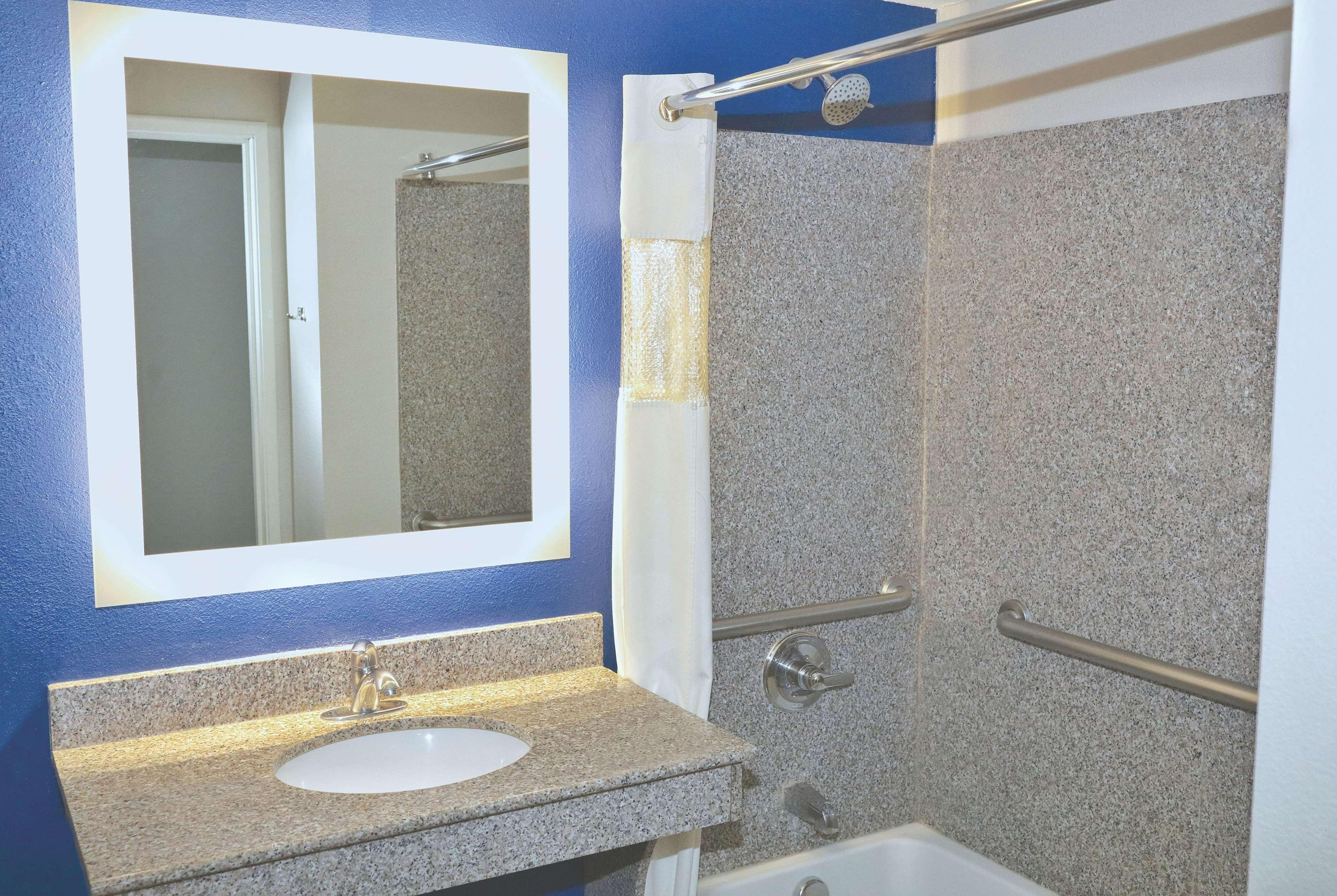 La Quinta By Wyndham Ne Long Beach/Cypress Hawaiian Gardens Εξωτερικό φωτογραφία